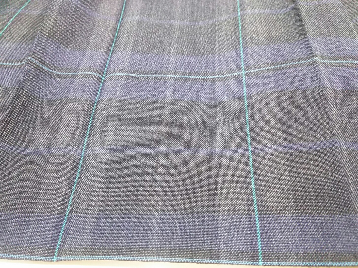 「ボンド裁ほう上手」衣類用接着剤の染み出しに対応させていただきます 2|愛知洗い人｜愛知県染み抜きのできるクリーニング店紹介サイト