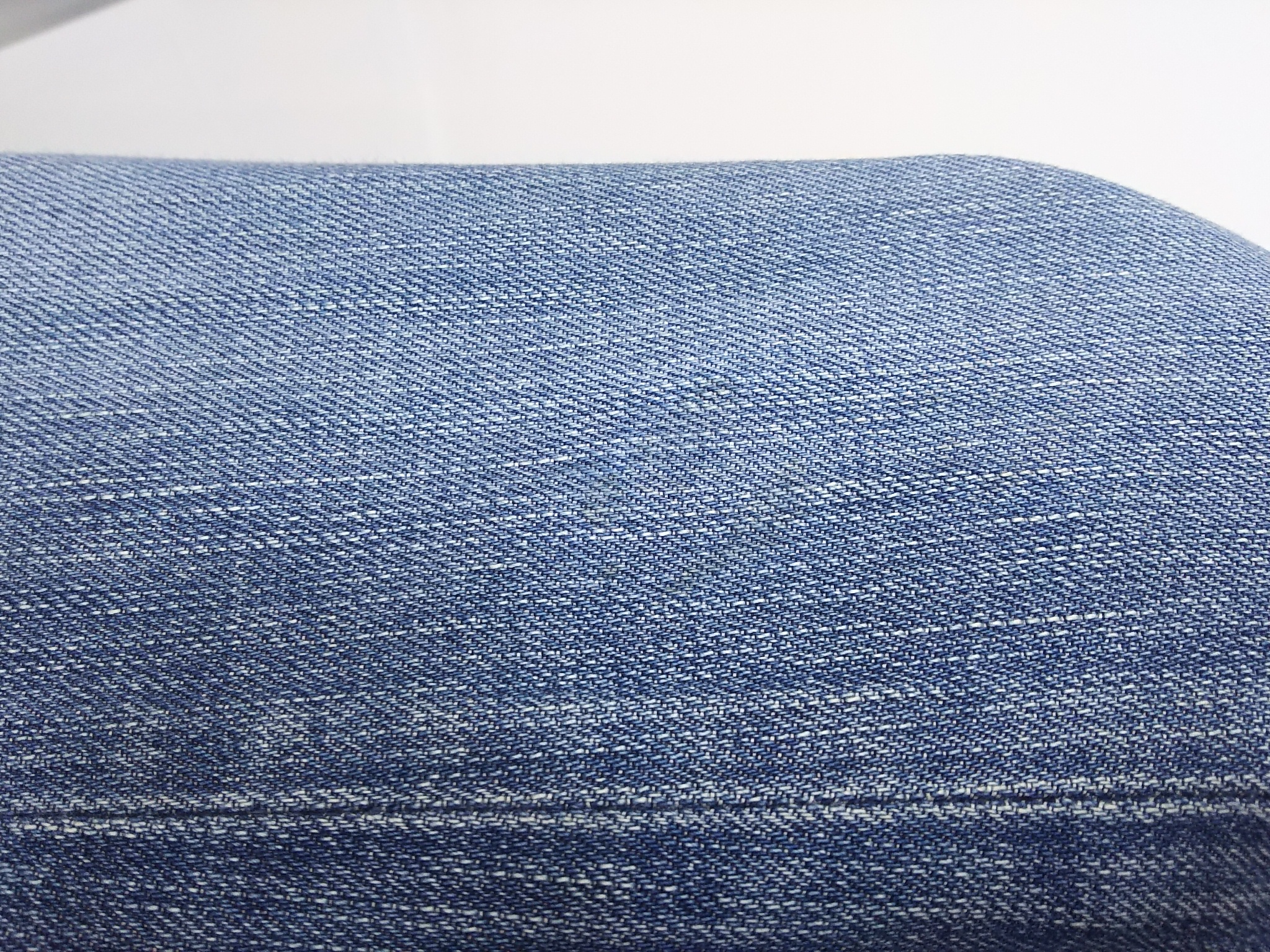 デニムに付いたヘアカラー剤 美容院のお困りに対応します|愛知洗い人｜愛知県染み抜きのできるクリーニング店紹介サイト