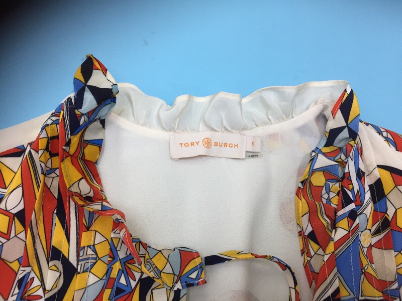 お気に入りのワンピースの襟の黒ずみ取って下さい！|愛知洗い人｜愛知県染み抜きのできるクリーニング店紹介サイト