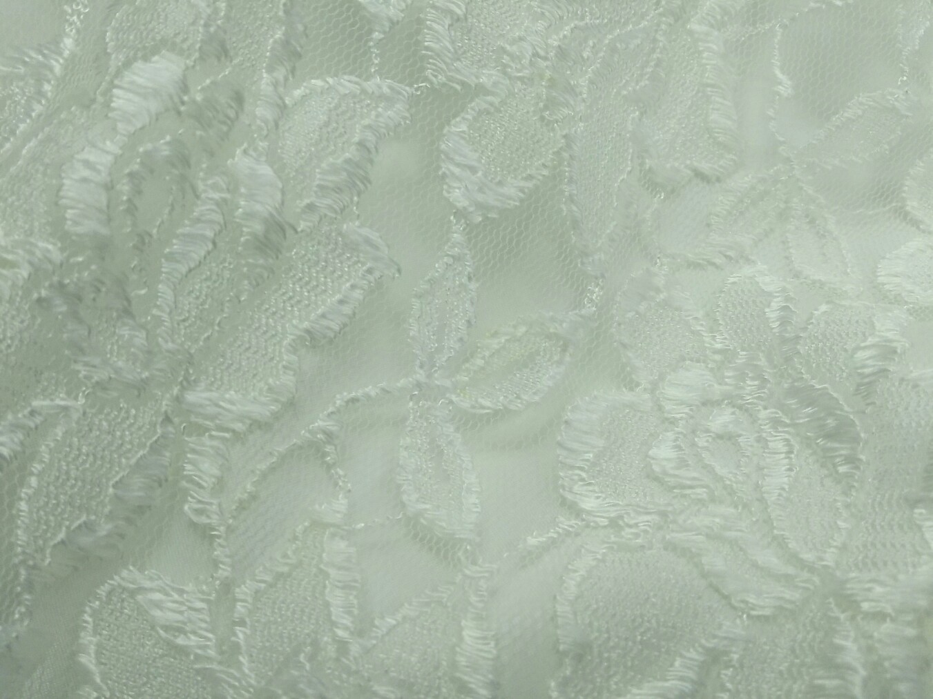 ウェディングドレス 30年前のシミを取って母から娘への最高のエール|愛知洗い人｜愛知県染み抜きのできるクリーニング店紹介サイト