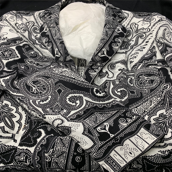 色移り、色泣きしみ抜き|愛知洗い人｜愛知県染み抜きのできるクリーニング店紹介サイト