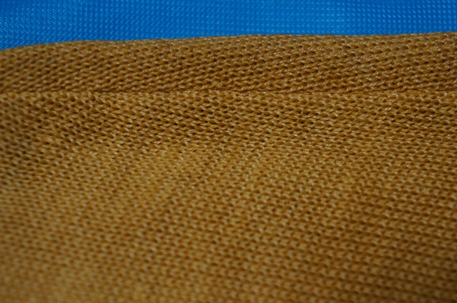 カーディガンの肘に付いた血液|愛知洗い人｜愛知県染み抜きのできるクリーニング店紹介サイト