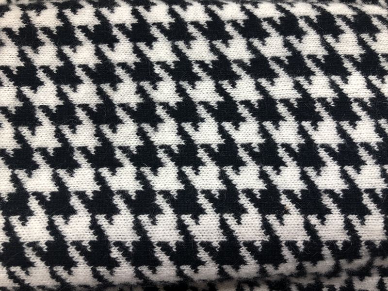 セーターにファンデーション( ;∀;)|愛知洗い人｜愛知県染み抜きのできるクリーニング店紹介サイト