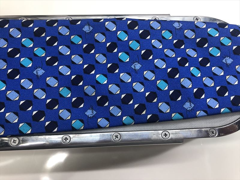 ネクタイについた血液のしみ|愛知洗い人｜愛知県染み抜きのできるクリーニング店紹介サイト