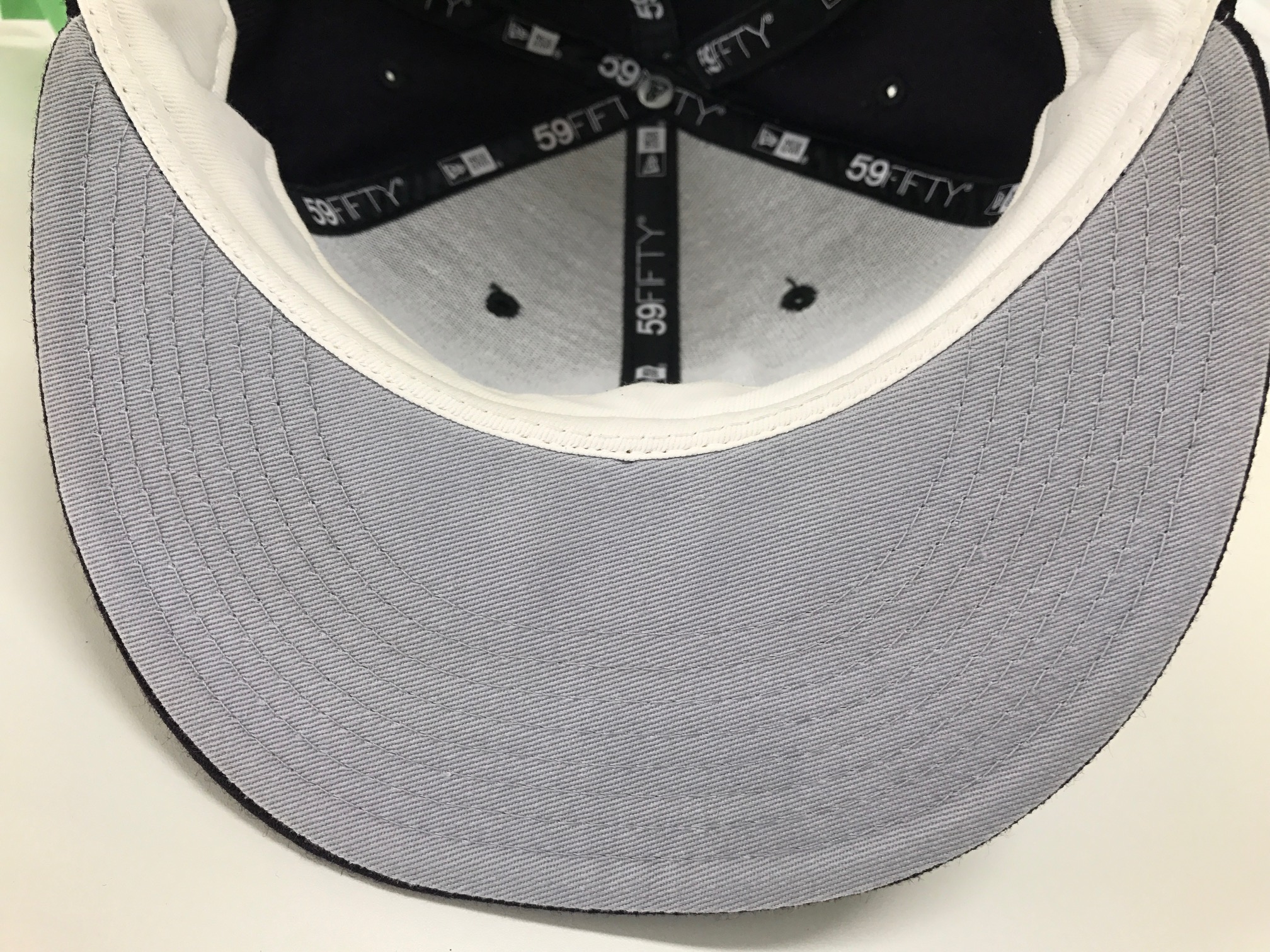 ヤンキ－スのキャップ　強烈な汗ジミ！|愛知洗い人｜愛知県染み抜きのできるクリーニング店紹介サイト