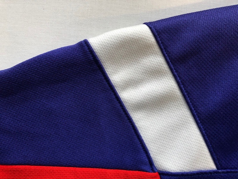 洗っても取れないと言われたアクリル絵の具が・・・|愛知洗い人｜愛知県染み抜きのできるクリーニング店紹介サイト