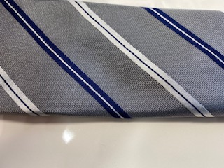 ネクタイの正面にシミが・・・|愛知洗い人｜愛知県染み抜きのできるクリーニング店紹介サイト