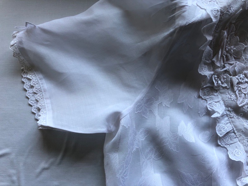 衣替えで出してみたら・・・脇に黄ばみが⁉️|愛知洗い人｜愛知県染み抜きのできるクリーニング店紹介サイト