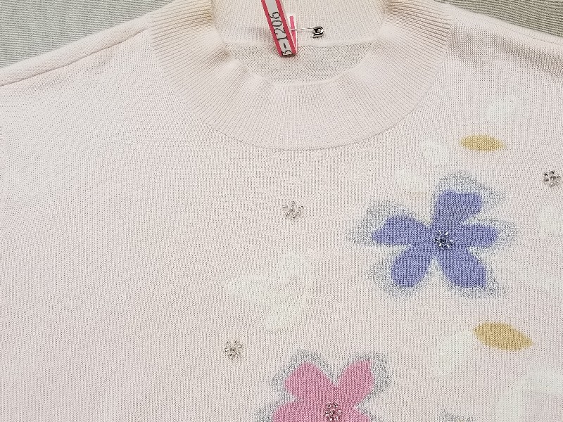 セーターに付いたファンデーション取って~巻き|愛知洗い人｜愛知県染み抜きのできるクリーニング店紹介サイト