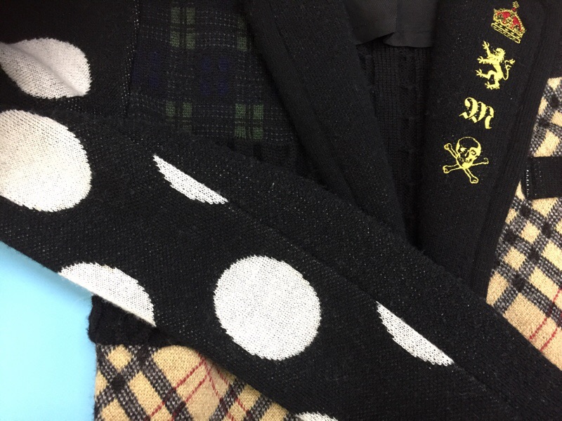 お気に入りニットジャケットの黄ばみ|愛知洗い人｜愛知県染み抜きのできるクリーニング店紹介サイト