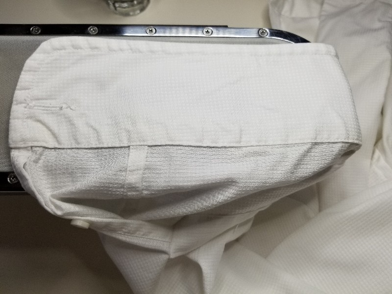 袖の黄ばみ取って~巻き|愛知洗い人｜愛知県染み抜きのできるクリーニング店紹介サイト