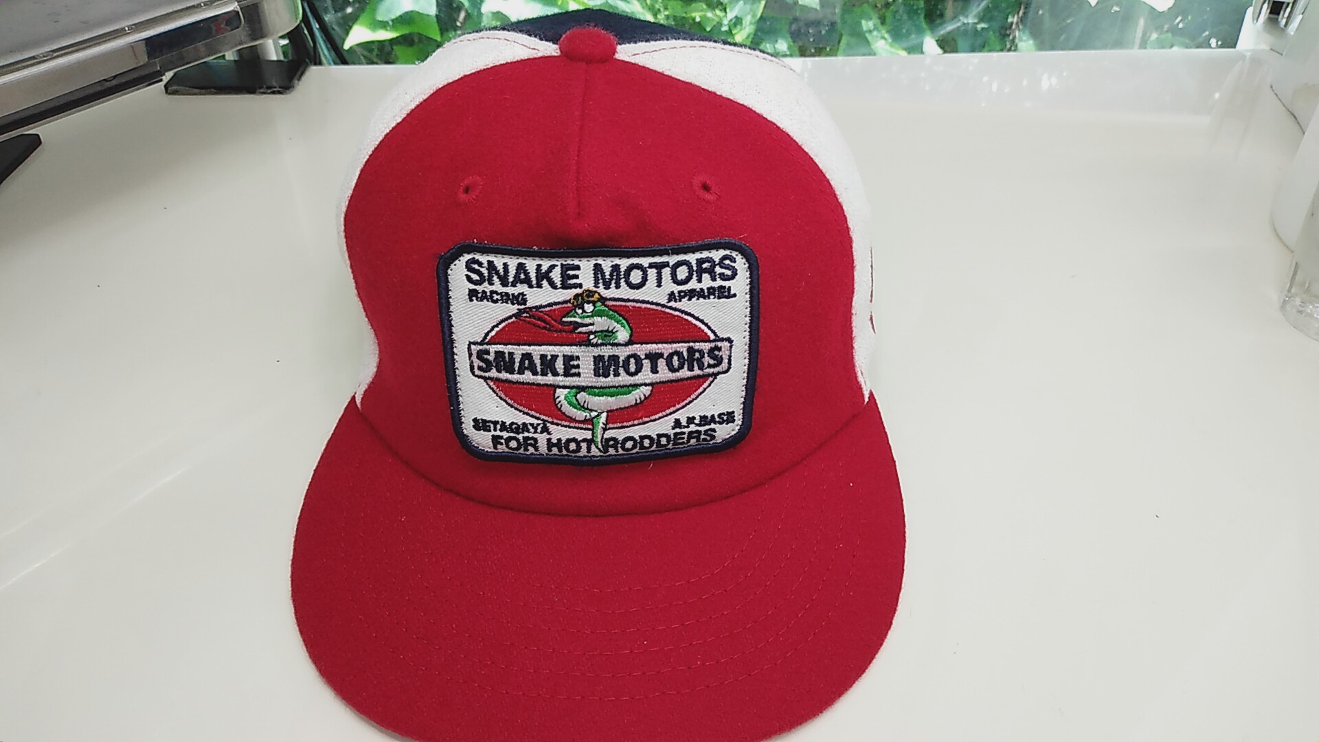 家でキャップを洗濯したら赤色が流れ出してワッペンが染まってしまいました|愛知洗い人｜愛知県染み抜きのできるクリーニング店紹介サイト