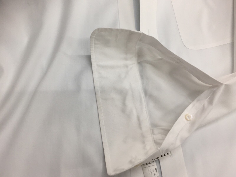 Ｙシャツ袖裏地の黒ズミ、黄ばみ、サビ|愛知洗い人｜愛知県染み抜きのできるクリーニング店紹介サイト