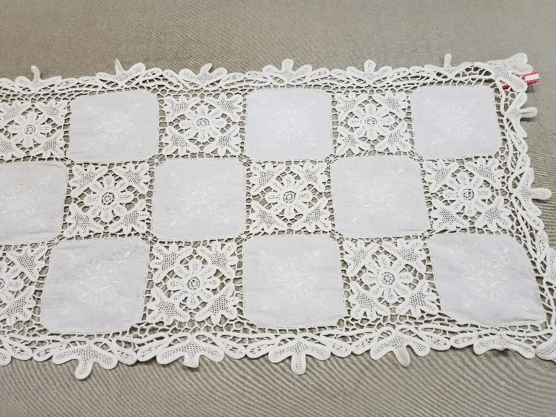 レースに付いた茶色い染み|愛知洗い人｜愛知県染み抜きのできるクリーニング店紹介サイト