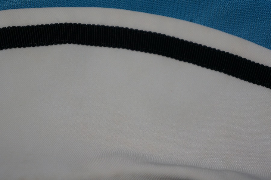 色移りして白い襟が・・・|愛知洗い人｜愛知県染み抜きのできるクリーニング店紹介サイト