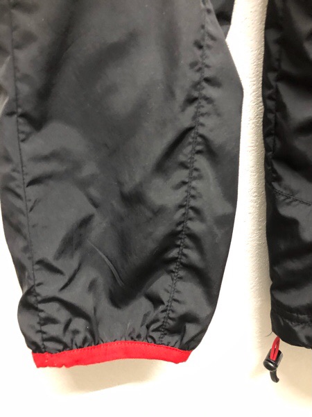 歯科シリコーンコーキング材の付着|愛知洗い人｜愛知県染み抜きのできるクリーニング店紹介サイト