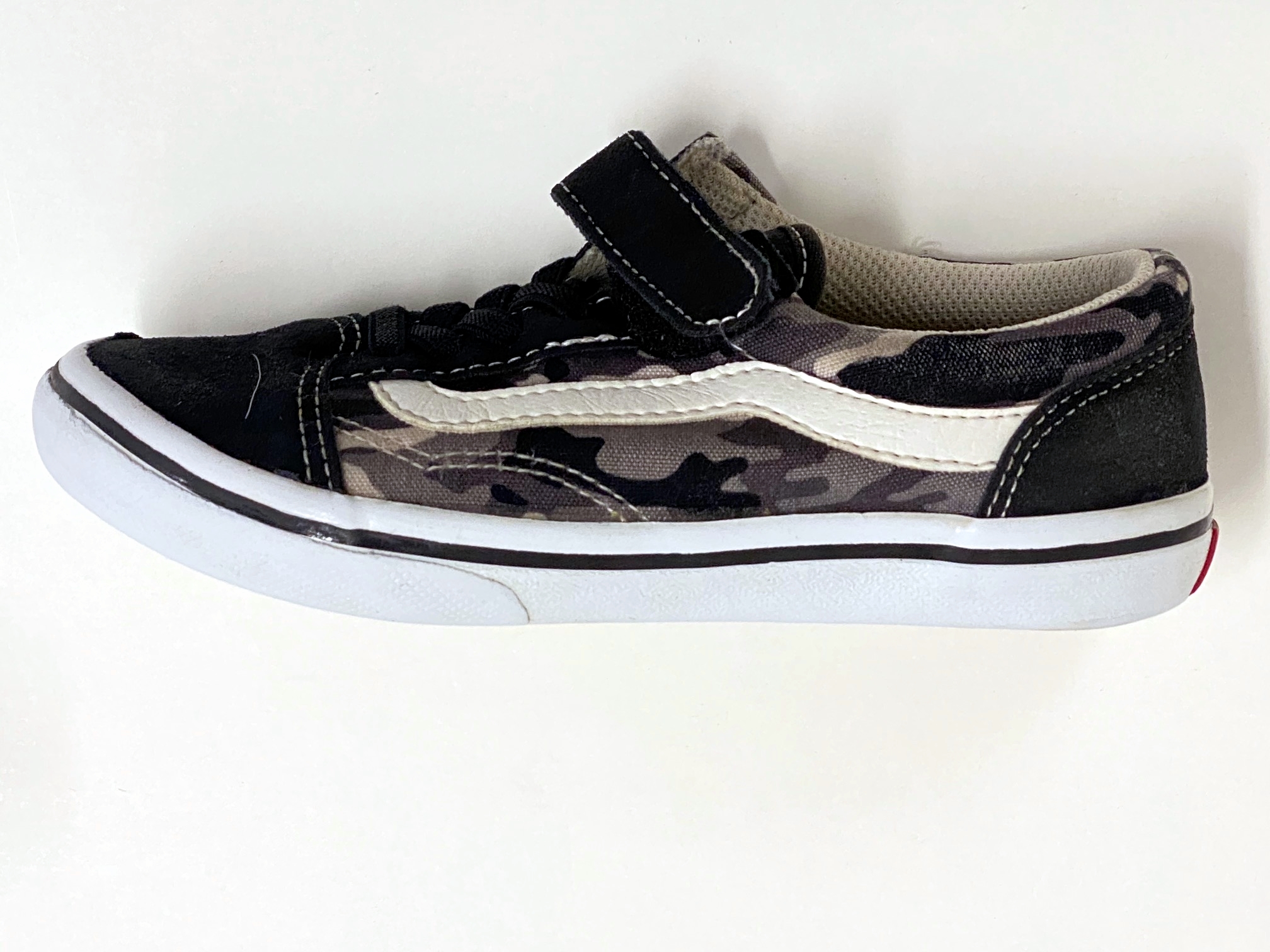 ス二－カ－のゴムソ－ルの黄ばみ変色をキレイに！|愛知洗い人｜愛知県染み抜きのできるクリーニング店紹介サイト