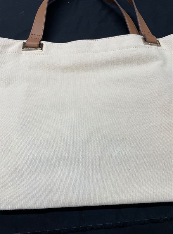 トートバック白カバンに付いた色移り、しみ抜き|愛知洗い人｜愛知県染み抜きのできるクリーニング店紹介サイト