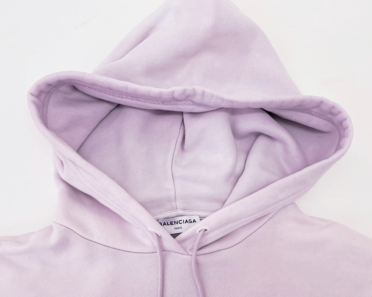 バレンシアガのパーカ－　襟の黄ばみ修正|愛知洗い人｜愛知県染み抜きのできるクリーニング店紹介サイト