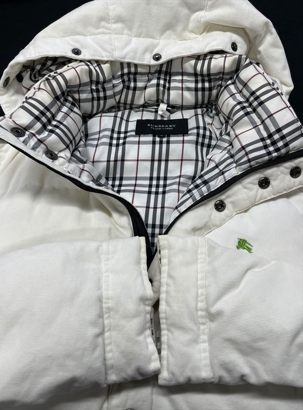 ラグジュアリーダウン（BURBERRY）黄ばみしみ抜き、クリーニング|愛知洗い人｜愛知県染み抜きのできるクリーニング店紹介サイト