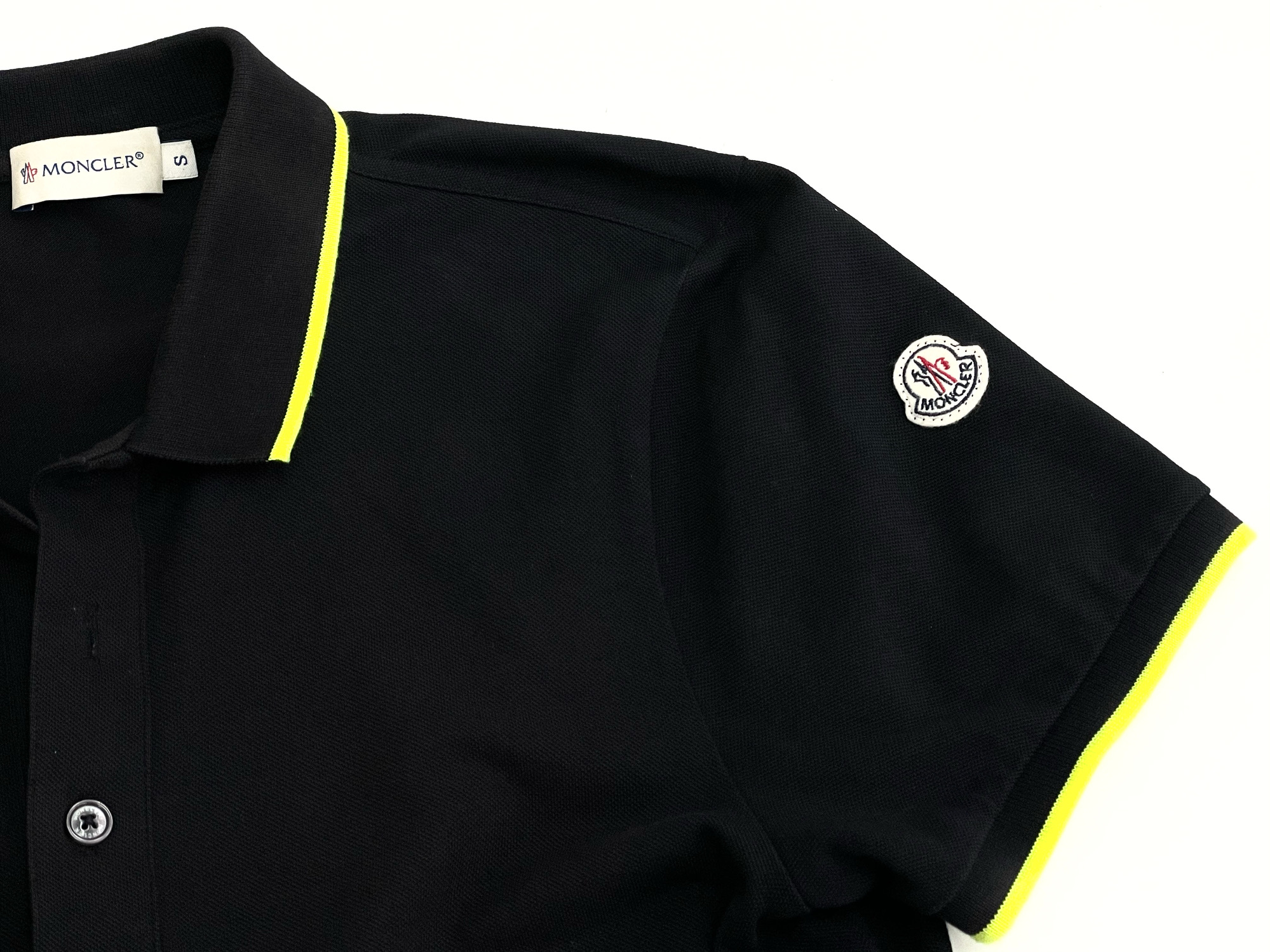 モンクレ―ルのポロシャツ　焼け直し・色褪せ|愛知洗い人｜愛知県染み抜きのできるクリーニング店紹介サイト