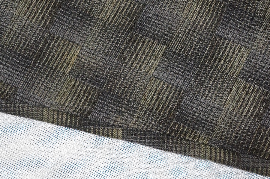 この冬はじめて袖を通そうとしたら・・・|愛知洗い人｜愛知県染み抜きのできるクリーニング店紹介サイト