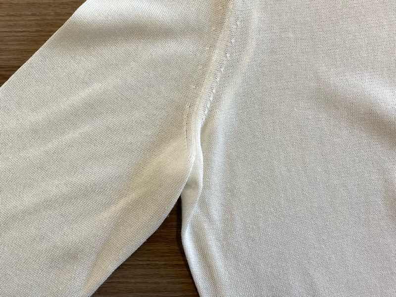 カーディガンの脇の黄ばみ　&  ◎おまけコーナー（店主　乗らずに列車を眺めるシリーズ①〜宮原総合運転所編〜）|愛知洗い人｜愛知県染み抜きのできるクリーニング店紹介サイト