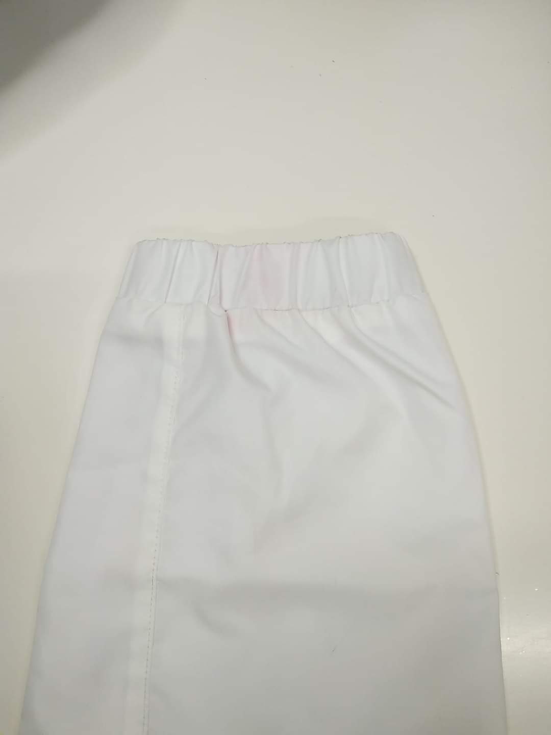 タッチペイントの付着物を取れ無いものかと色々チャレンジ|愛知洗い人｜愛知県染み抜きのできるクリーニング店紹介サイト