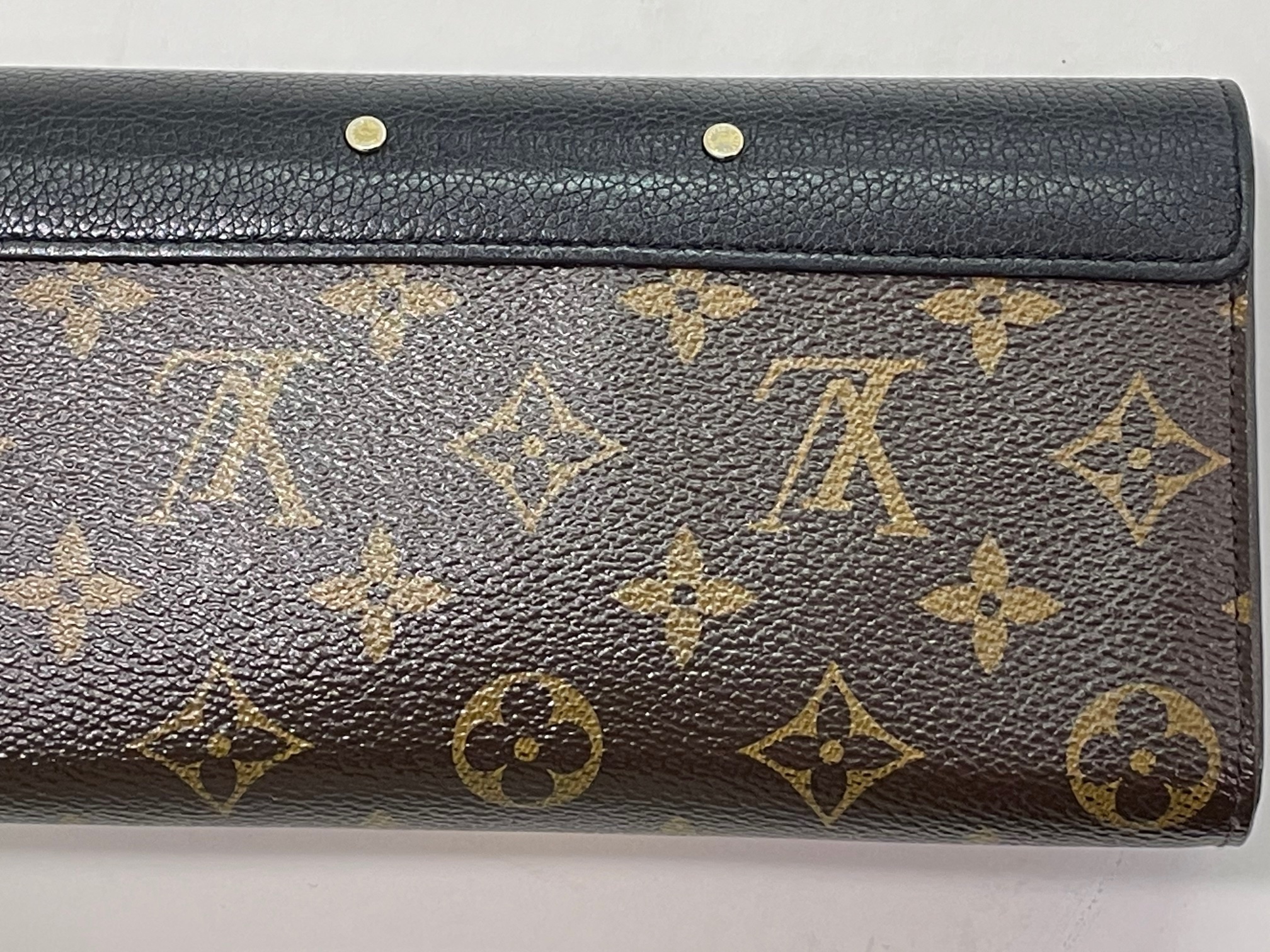 全国からLouis Vuitton のバックや財布の消毒エタノ－ルのシミのご相談。|愛知洗い人｜愛知県染み抜きのできるクリーニング店紹介サイト