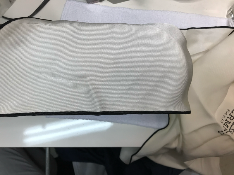 シルクのスカーフに古〜いシミが((((；ﾟДﾟ)))))))|愛知洗い人｜愛知県染み抜きのできるクリーニング店紹介サイト