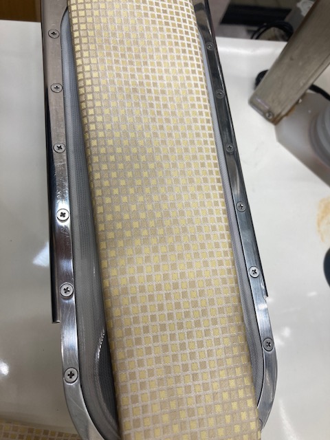 ネクタイに付けたシミ|愛知洗い人｜愛知県染み抜きのできるクリーニング店紹介サイト