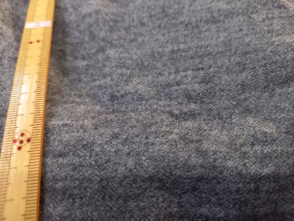 ちょいと引っ掛けただけなのに…(。´Д⊂)|愛知洗い人｜愛知県染み抜きのできるクリーニング店紹介サイト