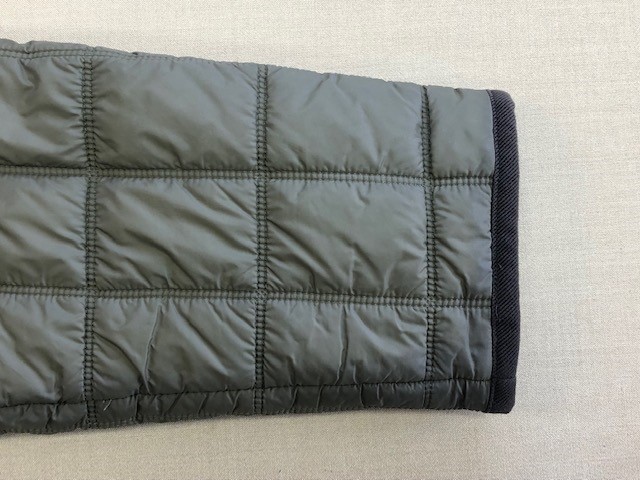 襟袖の汚れとテープの接着剤しみ　あま市S様|愛知洗い人｜愛知県染み抜きのできるクリーニング店紹介サイト