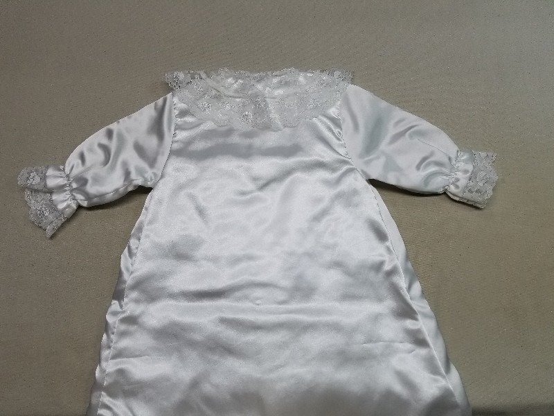 40年前に着ていたベビードレスに付いた古いシミを取って～‼️|愛知洗い人｜愛知県染み抜きのできるクリーニング店紹介サイト