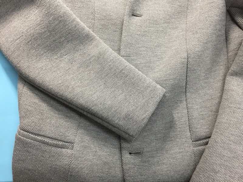 お気に入りアルマーニのフード付ジャケット|愛知洗い人｜愛知県染み抜きのできるクリーニング店紹介サイト