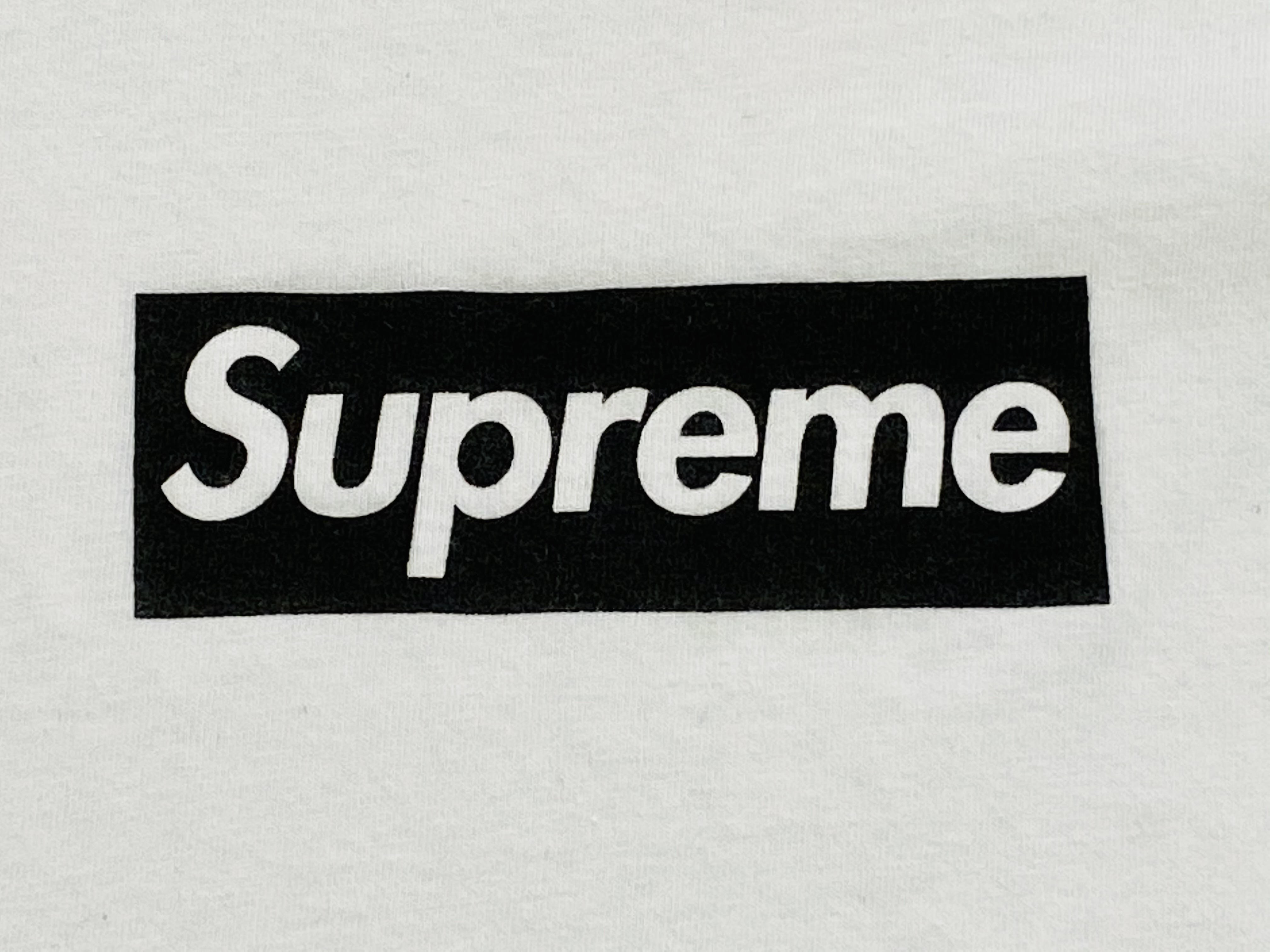 シュプリ－ムTシャツ　ボックスロゴ色ハゲ修正|愛知洗い人｜愛知県染み抜きのできるクリーニング店紹介サイト