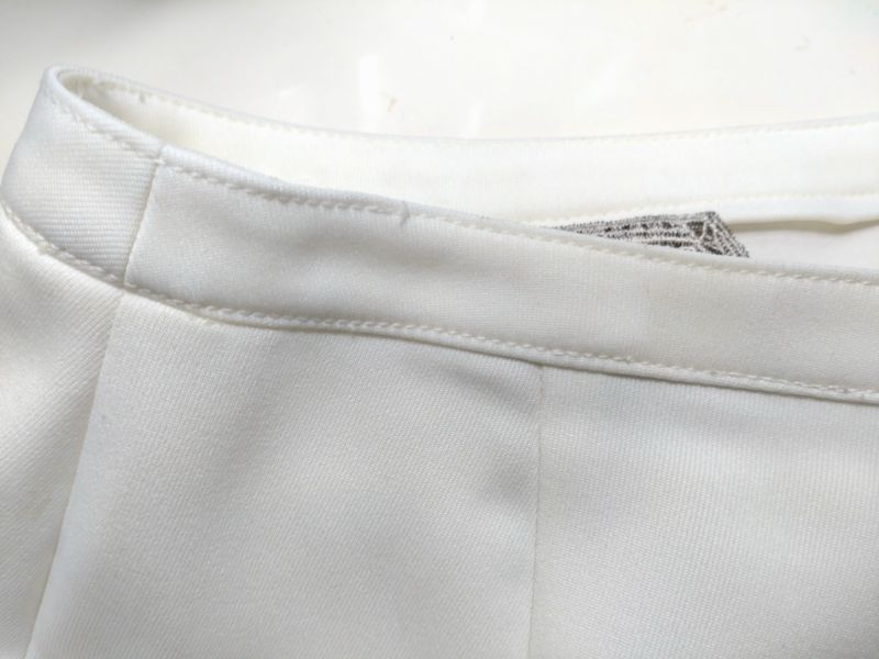 劣化したベッタベタのゴム|愛知洗い人｜愛知県染み抜きのできるクリーニング店紹介サイト