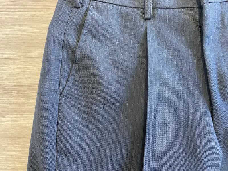 ズボンに付いた接着剤のシミ & ◎ おまけコーナー（乗り鉄店主　大阪に行く②〜特急ひだ号　新旧乗り比べ編〜）|愛知洗い人｜愛知県染み抜きのできるクリーニング店紹介サイト