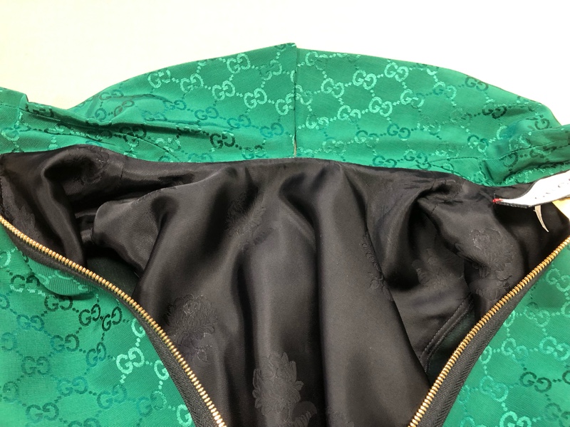 GUCCI（グッチ）襟の黒ズミ取れますか？|愛知洗い人｜愛知県染み抜きのできるクリーニング店紹介サイト