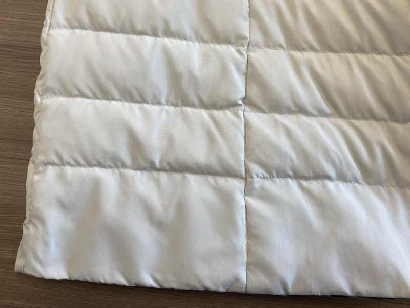 ダウンコートの裾に付いた黒い機械油の様なシミ &  ◎ おまけコーナー（乗り鉄店主　飛行機で日帰り旅に行く〜自宅から出発編②〜）|愛知洗い人｜愛知県染み抜きのできるクリーニング店紹介サイト