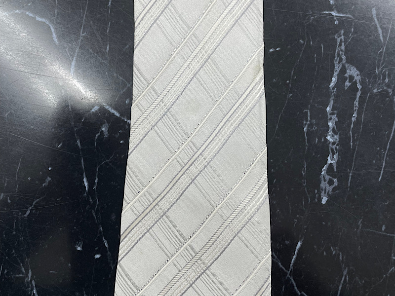 ネクタイのシミ|愛知洗い人｜愛知県染み抜きのできるクリーニング店紹介サイト