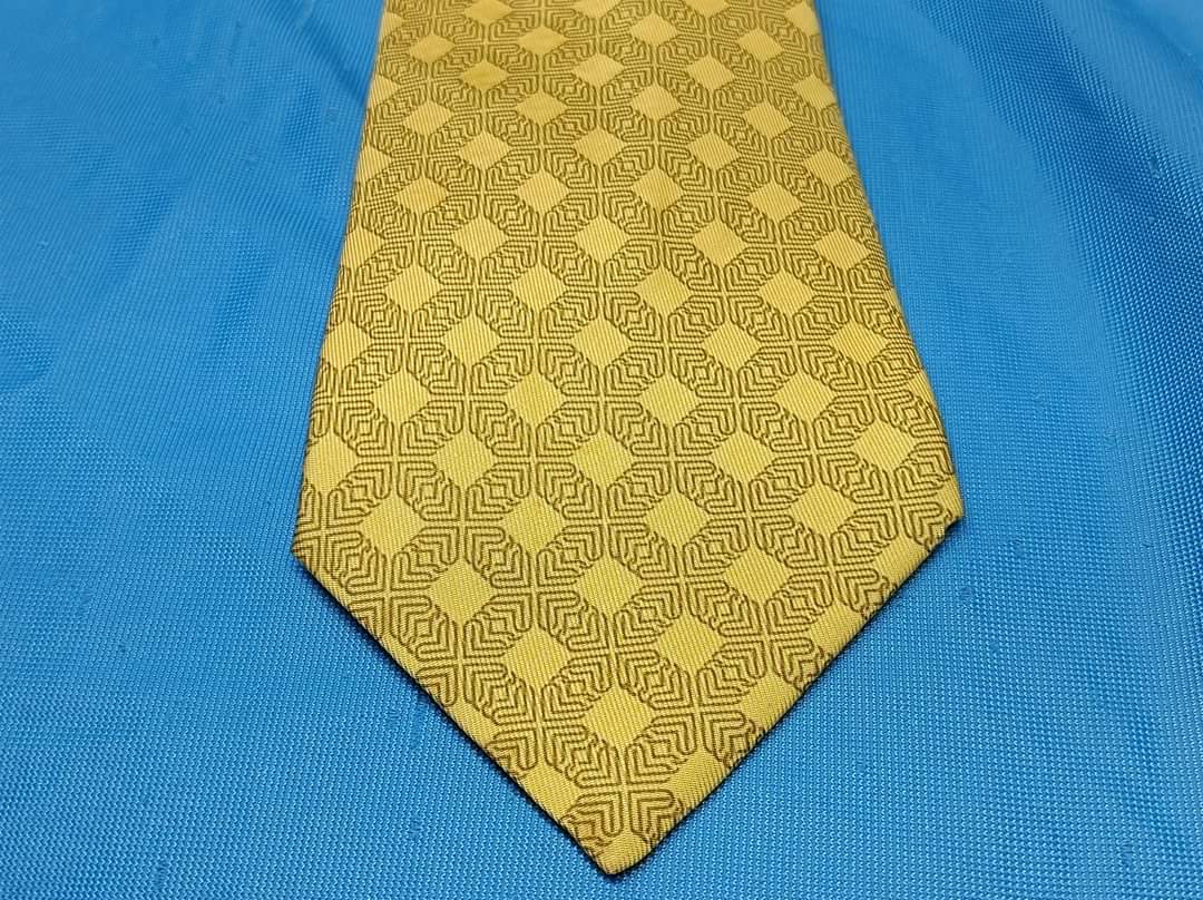 どうする　ネクタイのシミ|愛知洗い人｜愛知県染み抜きのできるクリーニング店紹介サイト