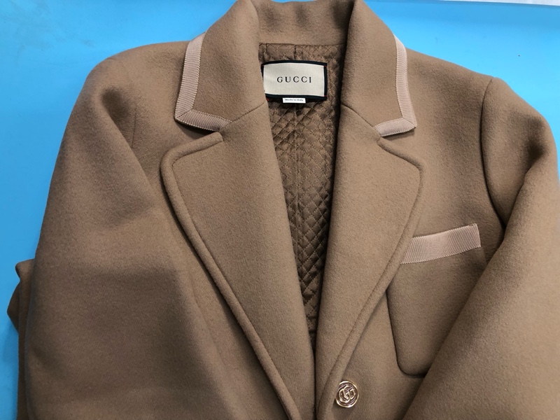 GUCCI（グッチ）のコートのクリーニング&メンテナンスお願いします。|愛知洗い人｜愛知県染み抜きのできるクリーニング店紹介サイト