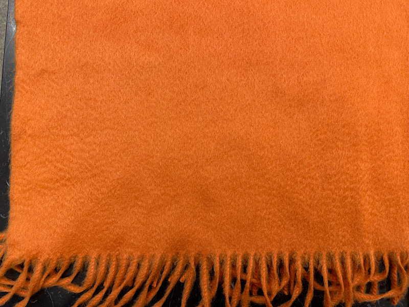 ストールについた黒いシミ|愛知洗い人｜愛知県染み抜きのできるクリーニング店紹介サイト