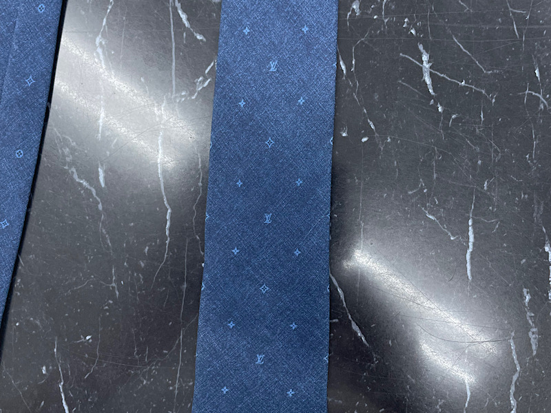 ネクタイの擦れ直し|愛知洗い人｜愛知県染み抜きのできるクリーニング店紹介サイト