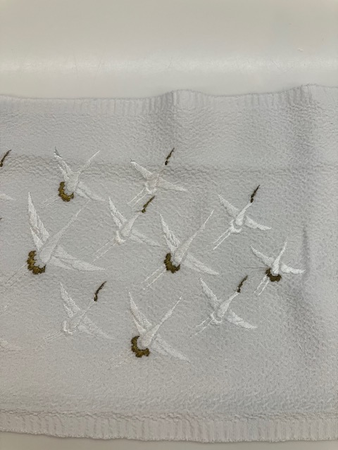 刺繡入り半襟の茶褐色の汚れ|愛知洗い人｜愛知県染み抜きのできるクリーニング店紹介サイト