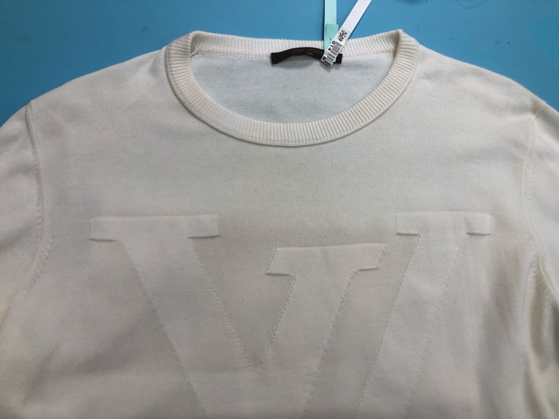 お気に入りセーターの首回りの黄ばみ|愛知洗い人｜愛知県染み抜きのできるクリーニング店紹介サイト