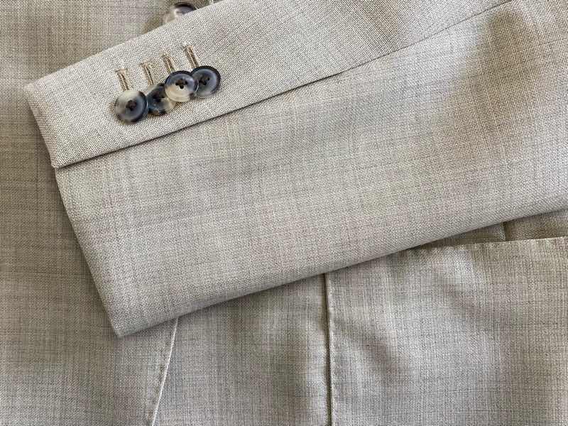 ジャケットの袖口に付いた落ちないシミ& ◎おまけコーナー（乗り鉄店主　山形へ行く②〜山形で鉄分補給編〜）|愛知洗い人｜愛知県染み抜きのできるクリーニング店紹介サイト