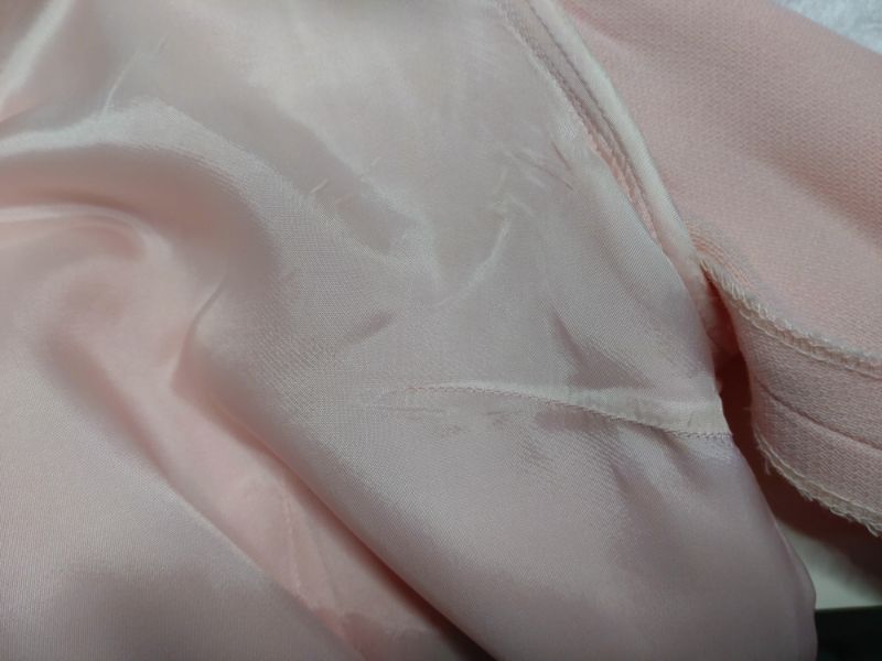 ワンピース脇の黄ばみ除去（裏地メイン）|愛知洗い人｜愛知県染み抜きのできるクリーニング店紹介サイト