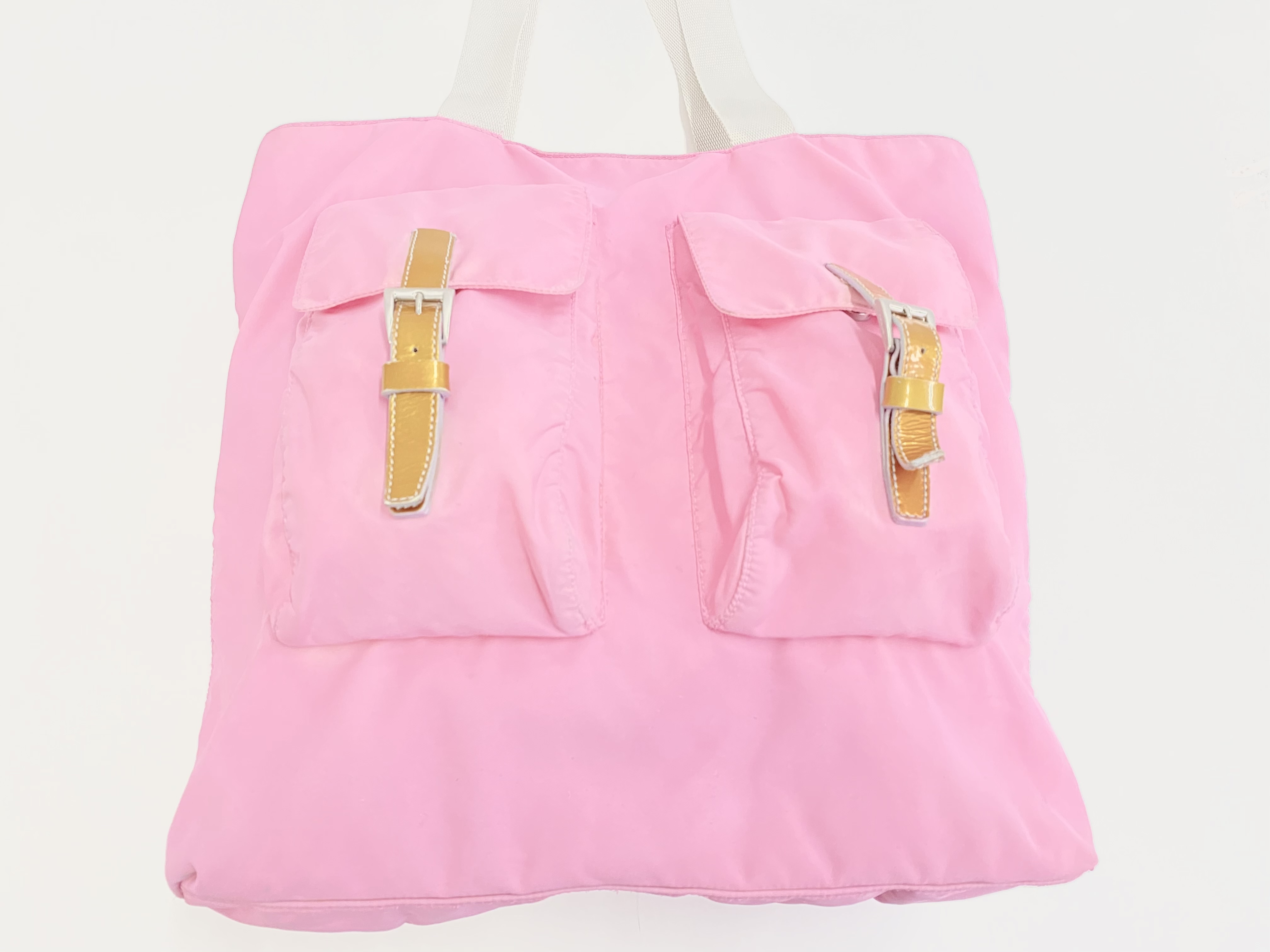 プラダのナイロンバッグ　その２　ピンク色からピンク色へ色修正　全国から|愛知洗い人｜愛知県染み抜きのできるクリーニング店紹介サイト